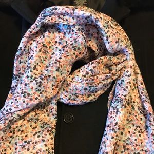 Beautiful Ann Taylor scarf